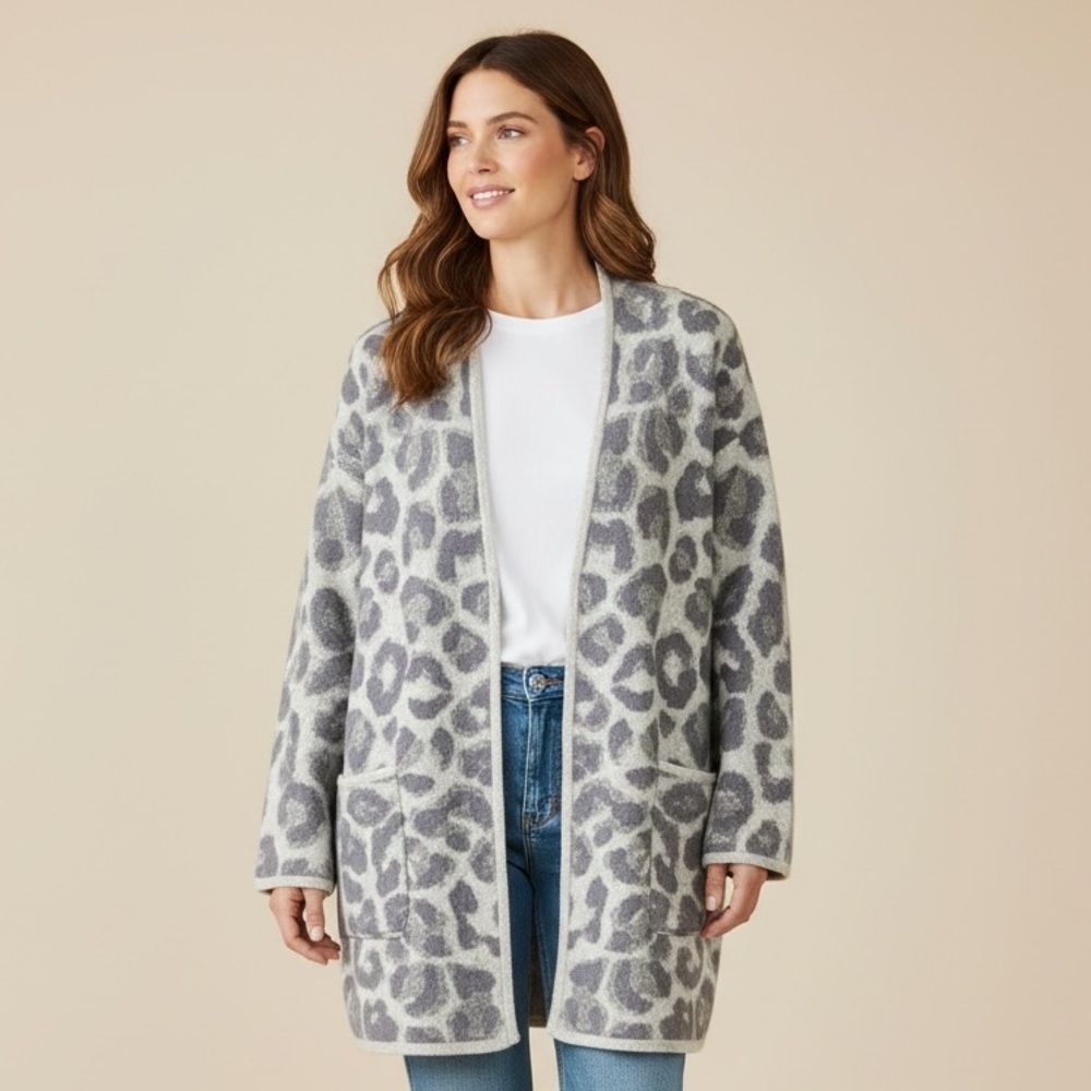 Gentle Fawn ladies cardigan NWOT size small, long sleeve gray print